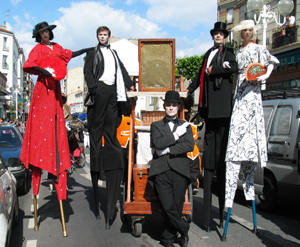 Les Mondains